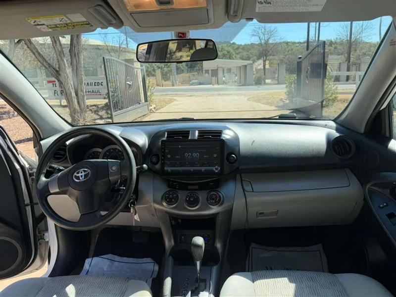 Toyota RAV4 Base I4 4WD 2011