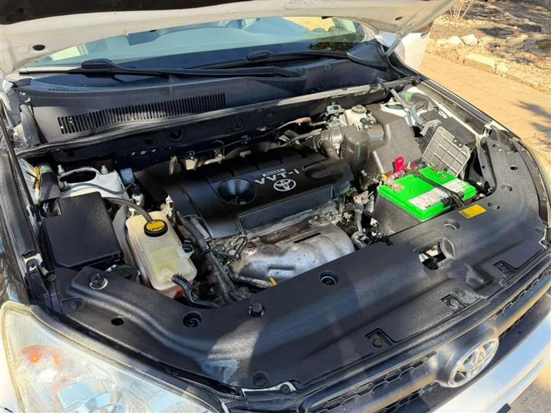 Toyota RAV4 Base I4 4WD 2011