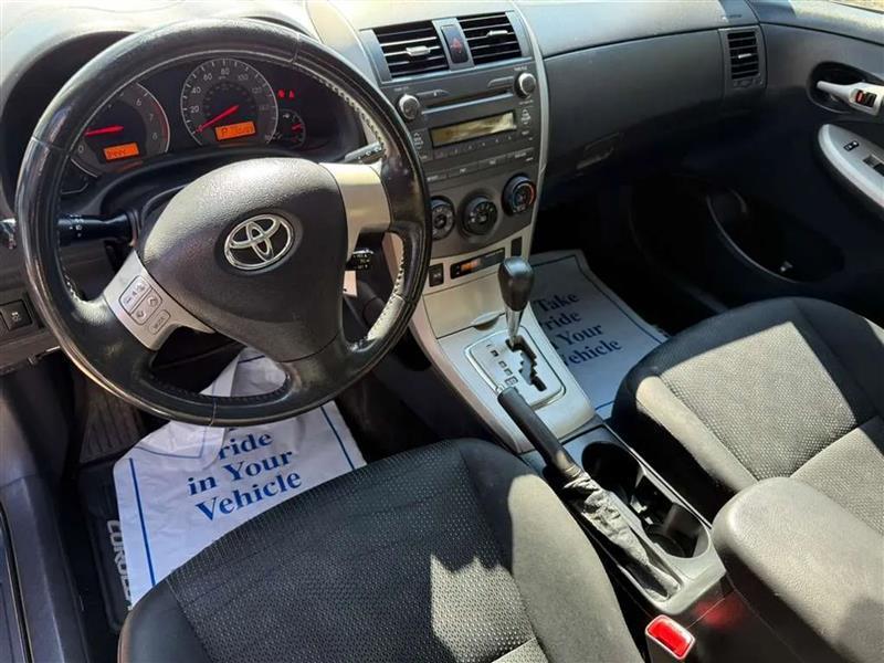 Toyota Corolla S 4-Speed AT 2010