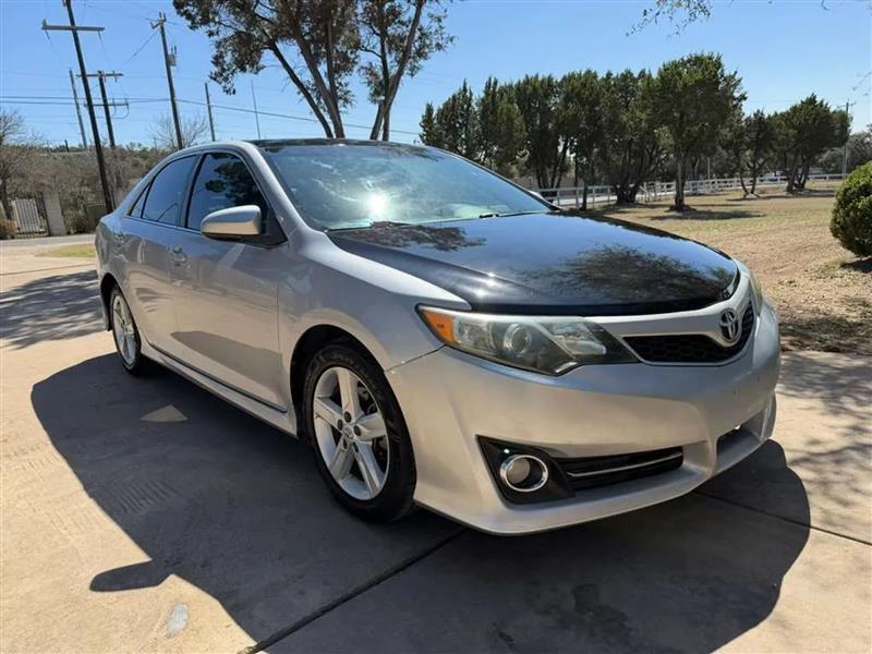 Toyota Camry SE 2014