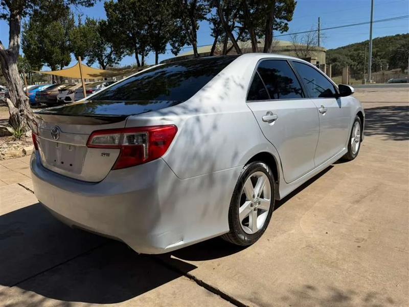Toyota Camry SE 2014