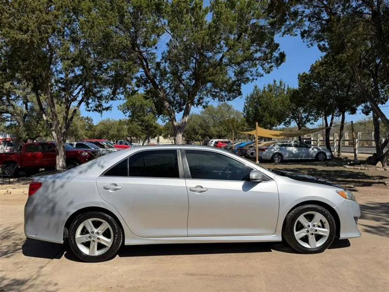 Toyota Camry SE 2014