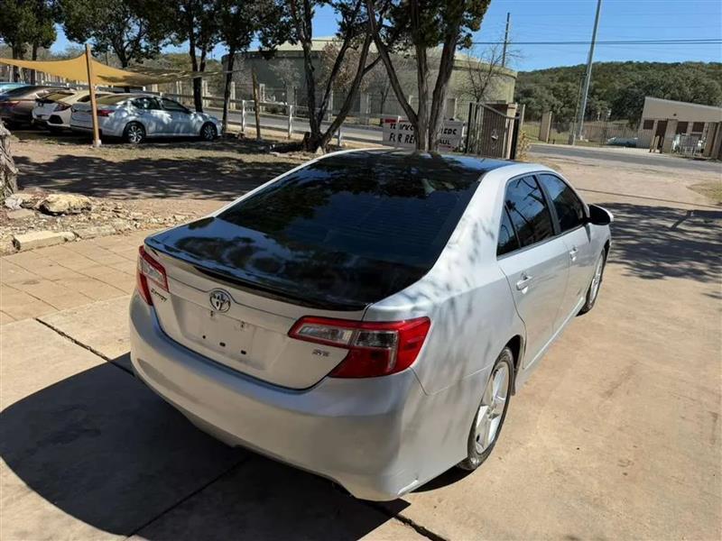 Toyota Camry SE 2014