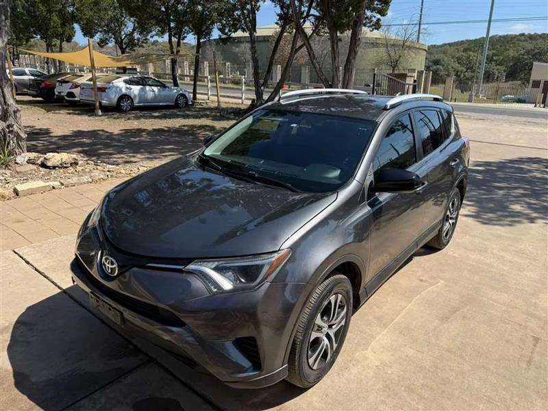 Toyota RAV4 LE FWD 2016