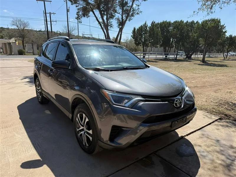 Toyota RAV4 LE FWD 2016