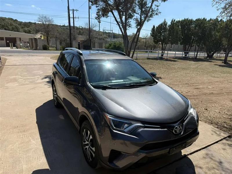 Toyota RAV4 LE FWD 2016