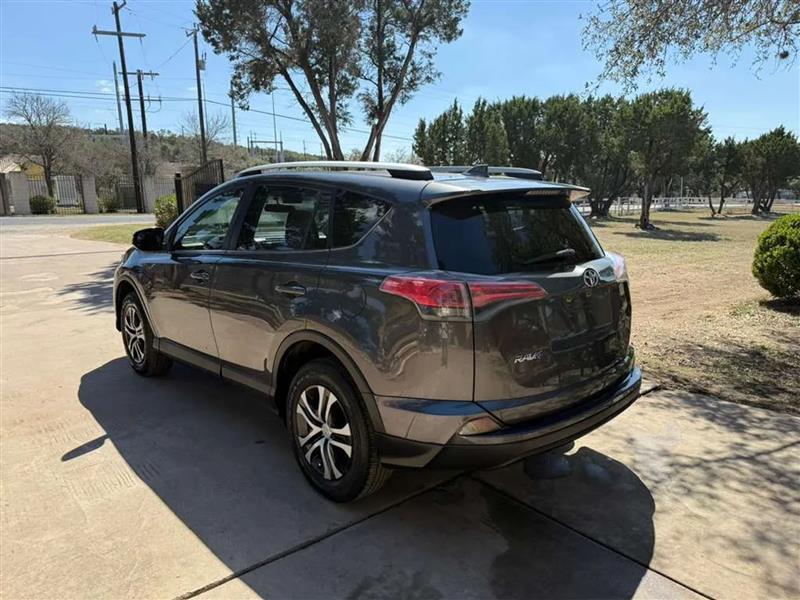 Toyota RAV4 LE FWD 2016