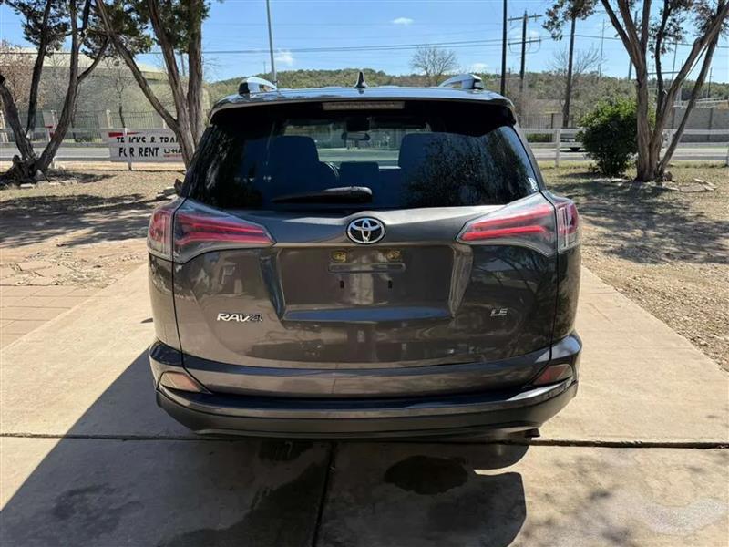 Toyota RAV4 LE FWD 2016