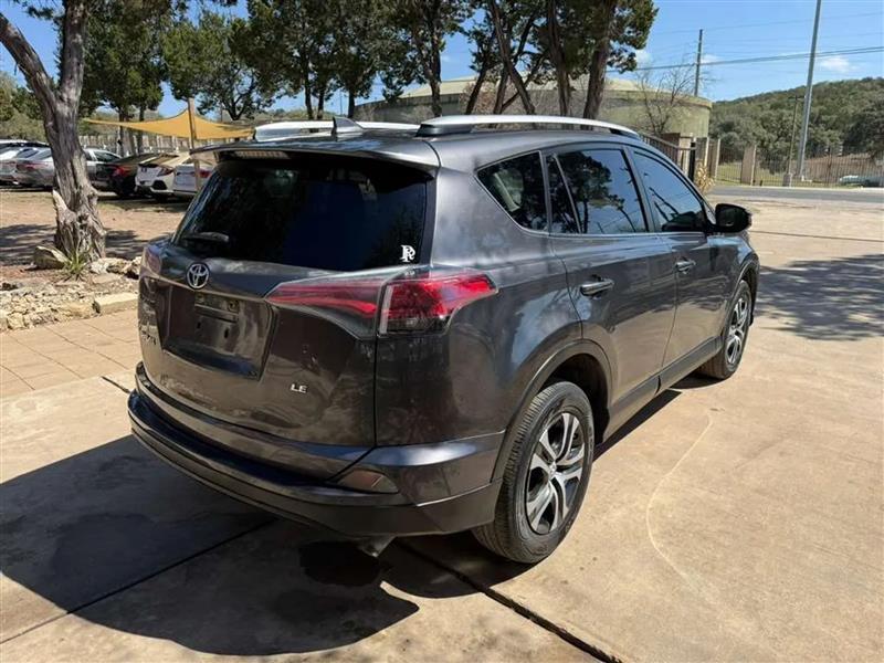 Toyota RAV4 LE FWD 2016