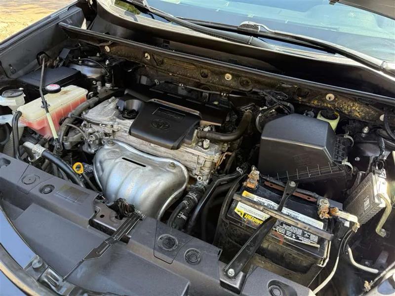 Toyota RAV4 LE FWD 2016