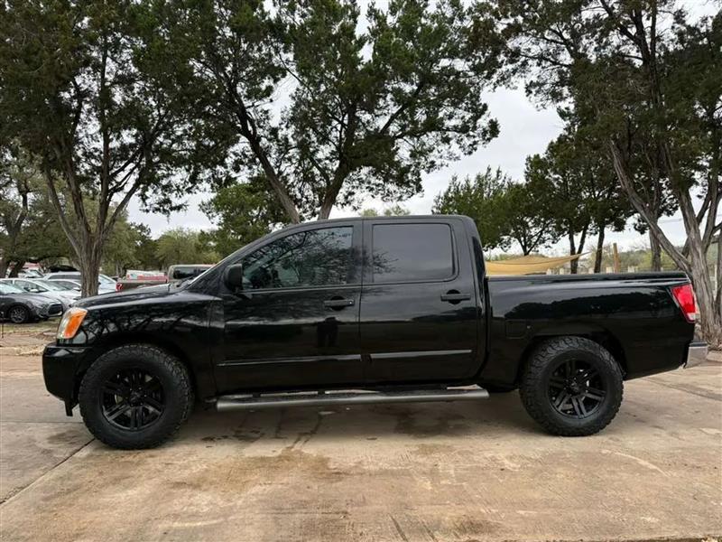 Nissan Titan SV Crew Cab 2WD 2014