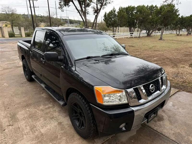 Nissan Titan SV Crew Cab 2WD 2014