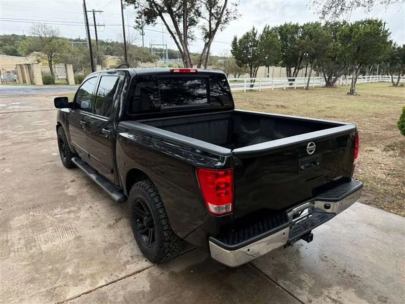 Nissan Titan SV Crew Cab 2WD 2014