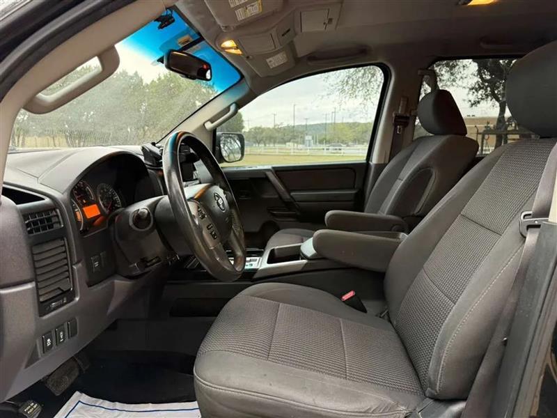 Nissan Titan SV Crew Cab 2WD 2014