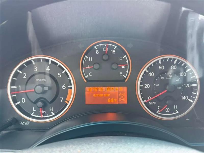 Nissan Titan SV Crew Cab 2WD 2014