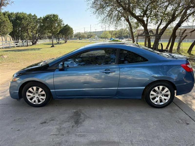 Honda Civic LX Coupe 5-Speed AT 2010