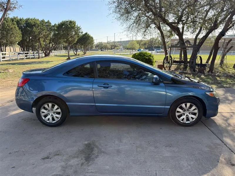 Honda Civic LX Coupe 5-Speed AT 2010
