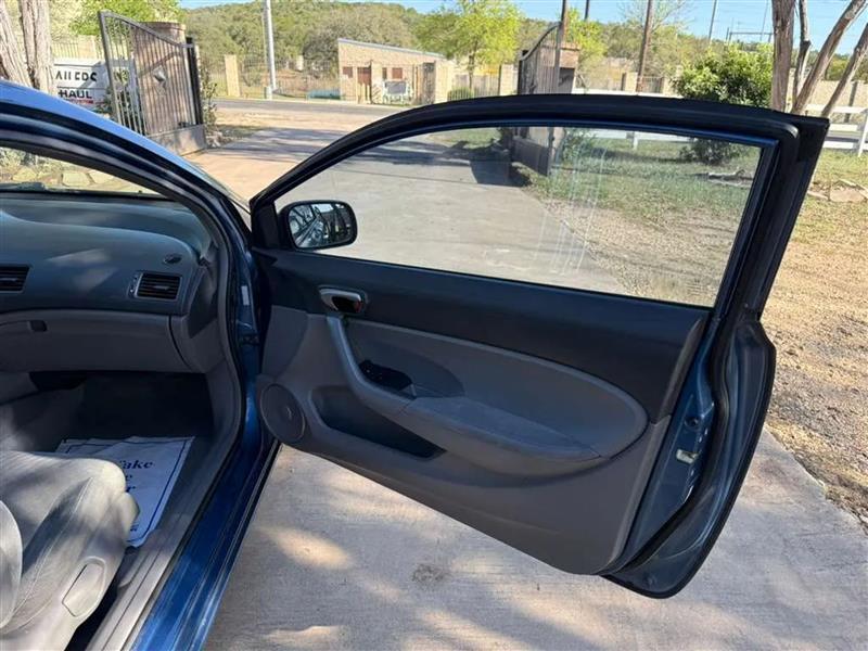 Honda Civic LX Coupe 5-Speed AT 2010