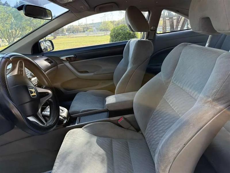 Honda Civic LX Coupe 5-Speed AT 2010