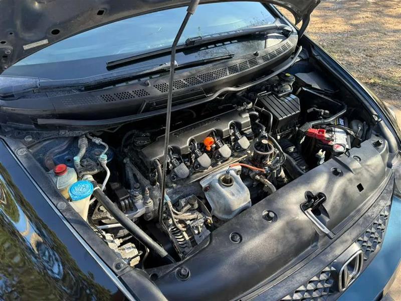 Honda Civic LX Coupe 5-Speed AT 2010