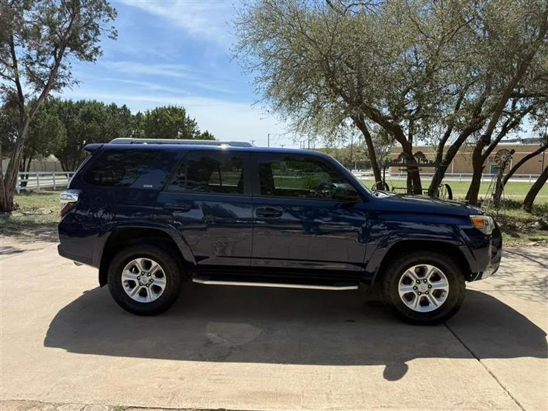 Toyota 4Runner SR5 2WD 2018