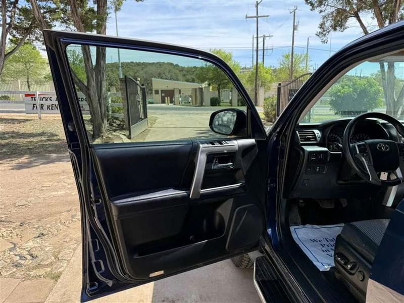 Toyota 4Runner SR5 2WD 2018