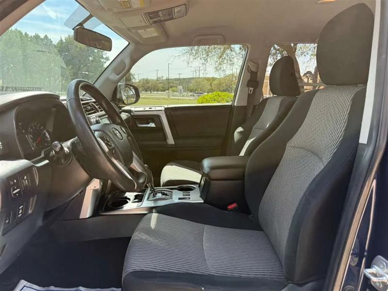 Toyota 4Runner SR5 2WD 2018