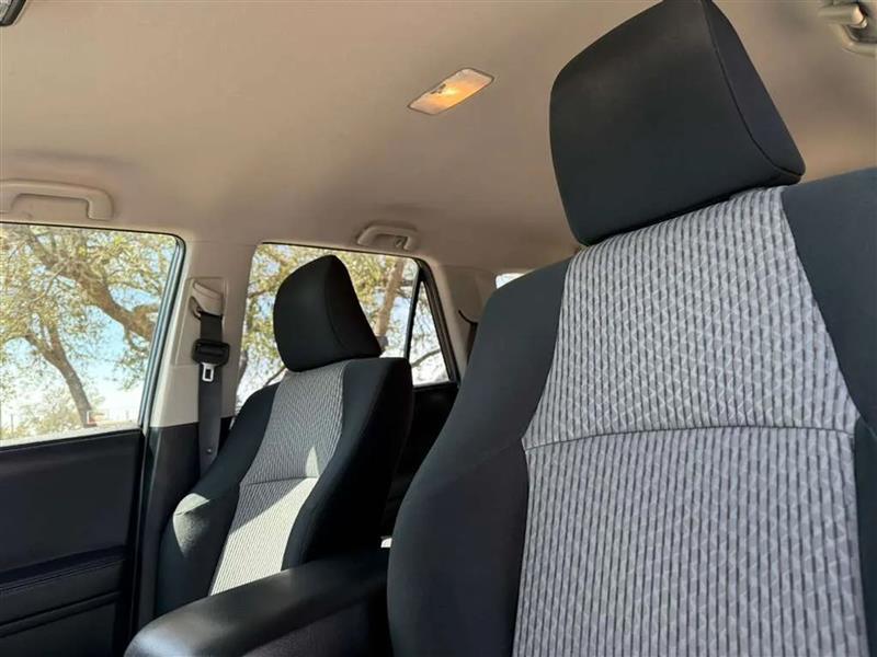 Toyota 4Runner SR5 2WD 2018