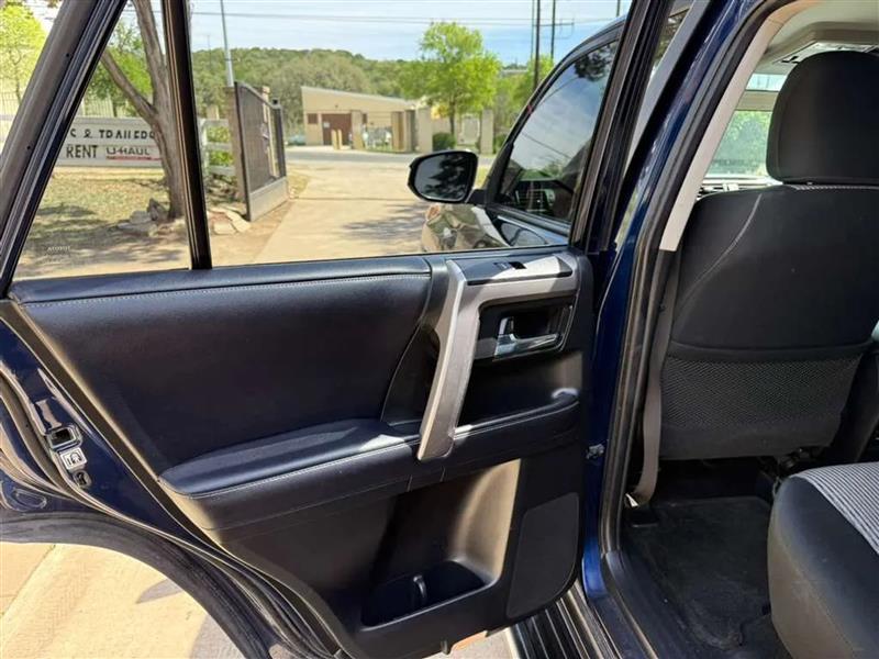 Toyota 4Runner SR5 2WD 2018