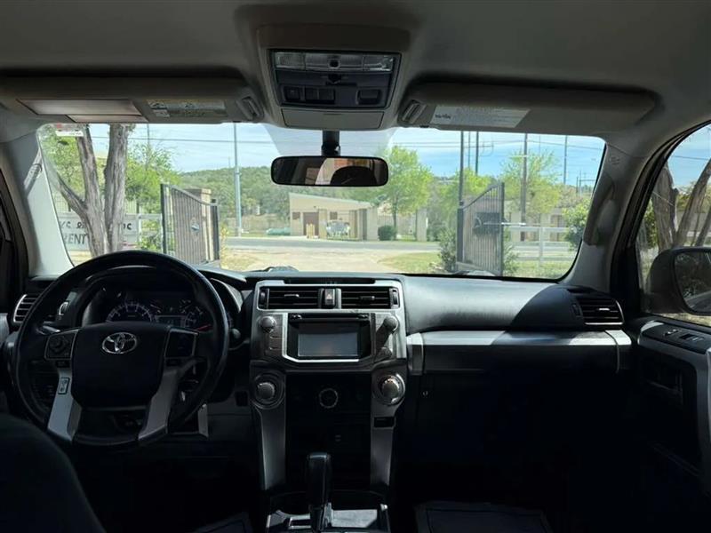 Toyota 4Runner SR5 2WD 2018