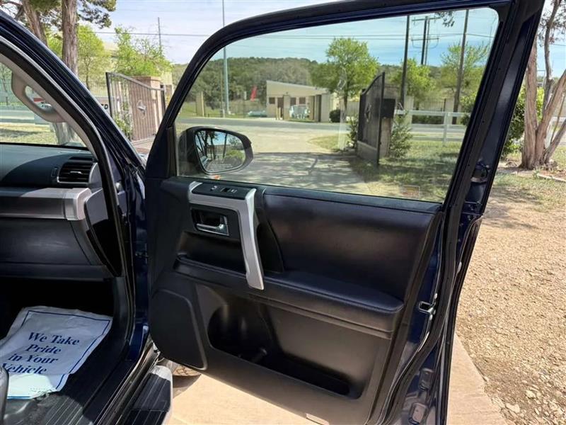 Toyota 4Runner SR5 2WD 2018