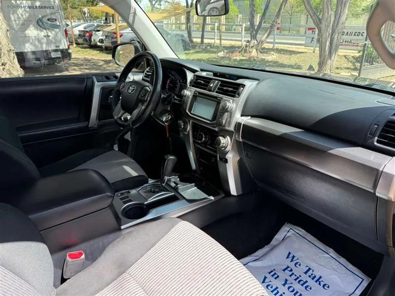 Toyota 4Runner SR5 2WD 2018