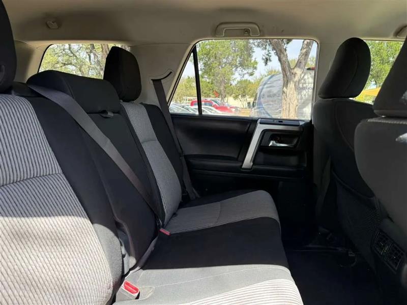 Toyota 4Runner SR5 2WD 2018