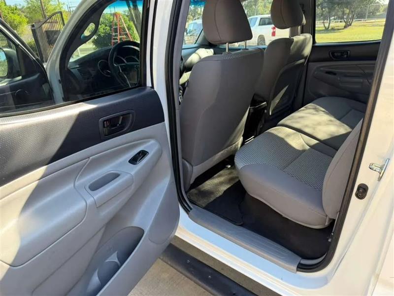 Toyota Tacoma PreRunner Double Cab I4 4AT 2WD 2015