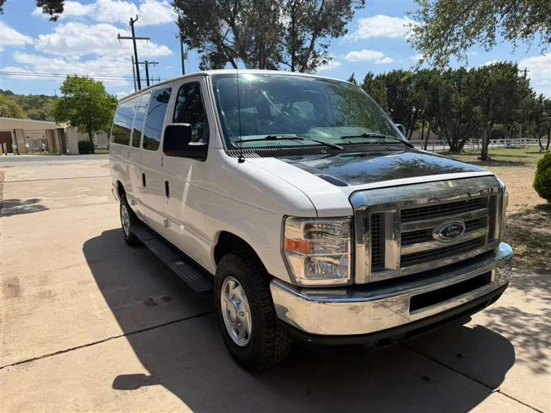 Ford Econoline E-350 XLT Super Duty 2010