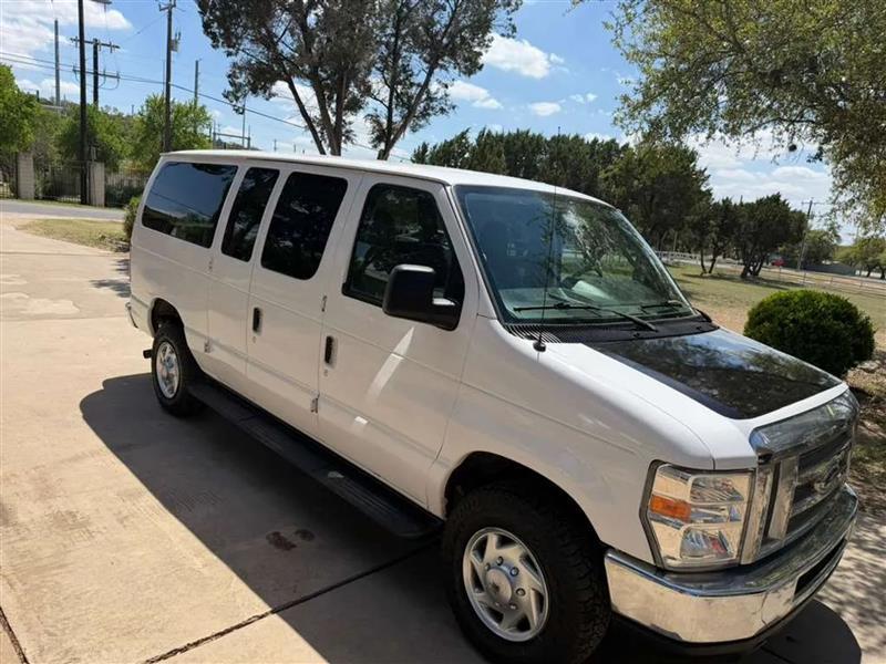 Ford Econoline E-350 XLT Super Duty 2010