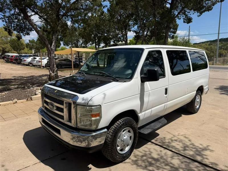 Ford Econoline E-350 XLT Super Duty 2010