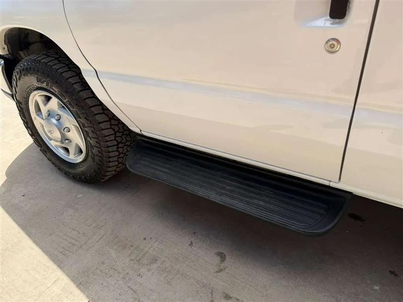 Ford Econoline E-350 XLT Super Duty 2010