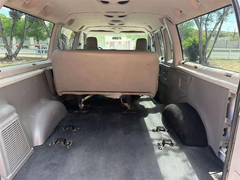 Ford Econoline E-350 XLT Super Duty 2010