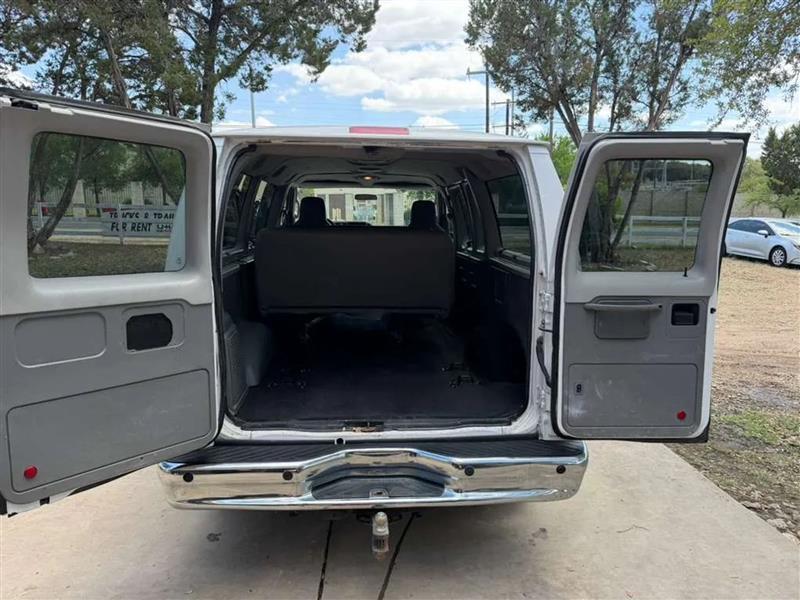 Ford Econoline E-350 XLT Super Duty 2010