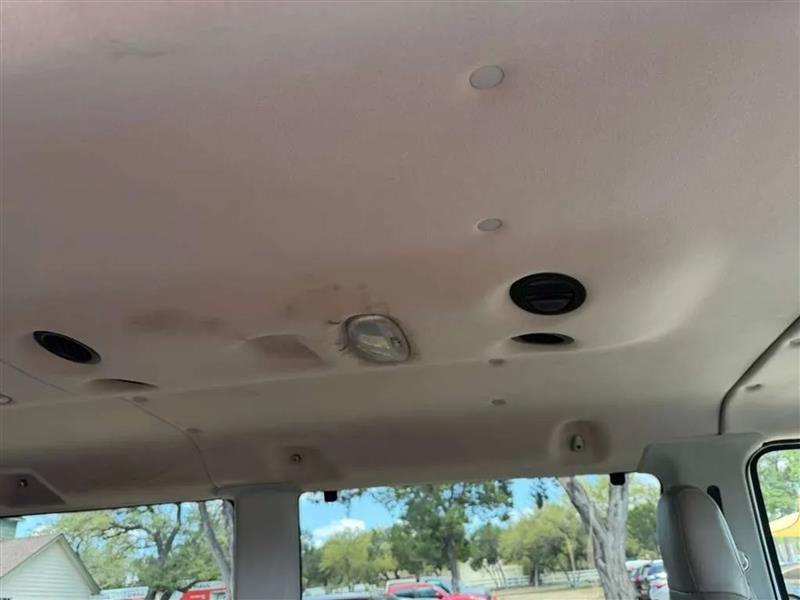 Ford Econoline E-350 XLT Super Duty 2010