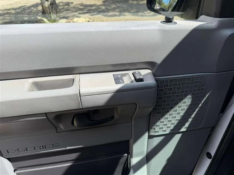 Ford Econoline E-350 XLT Super Duty 2010