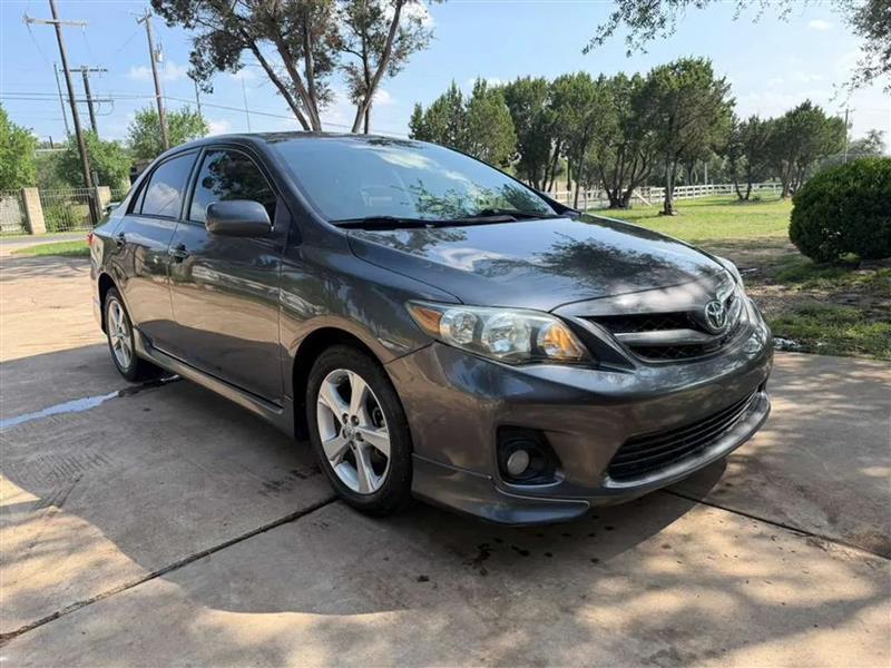 Toyota Corolla S 4-Speed AT 2013