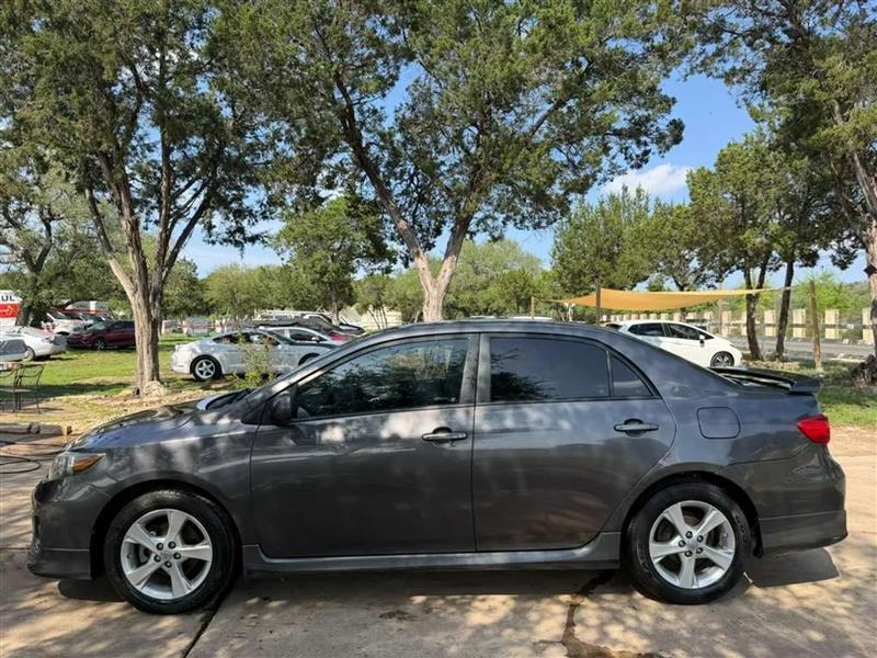 Toyota Corolla S 4-Speed AT 2013