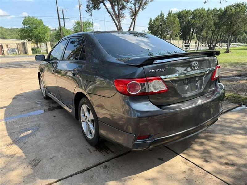 Toyota Corolla S 4-Speed AT 2013