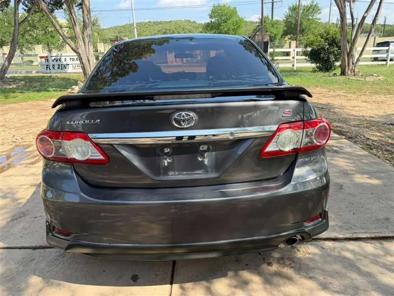 Toyota Corolla S 4-Speed AT 2013