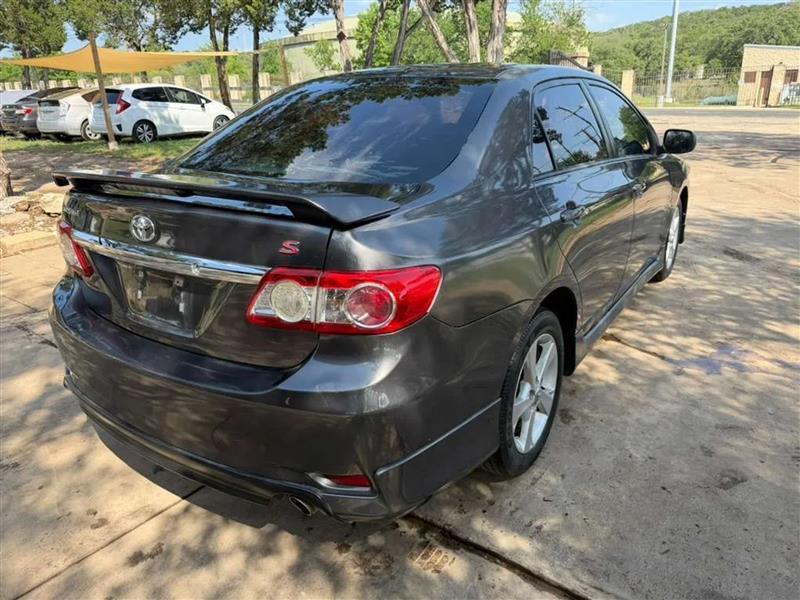 Toyota Corolla S 4-Speed AT 2013