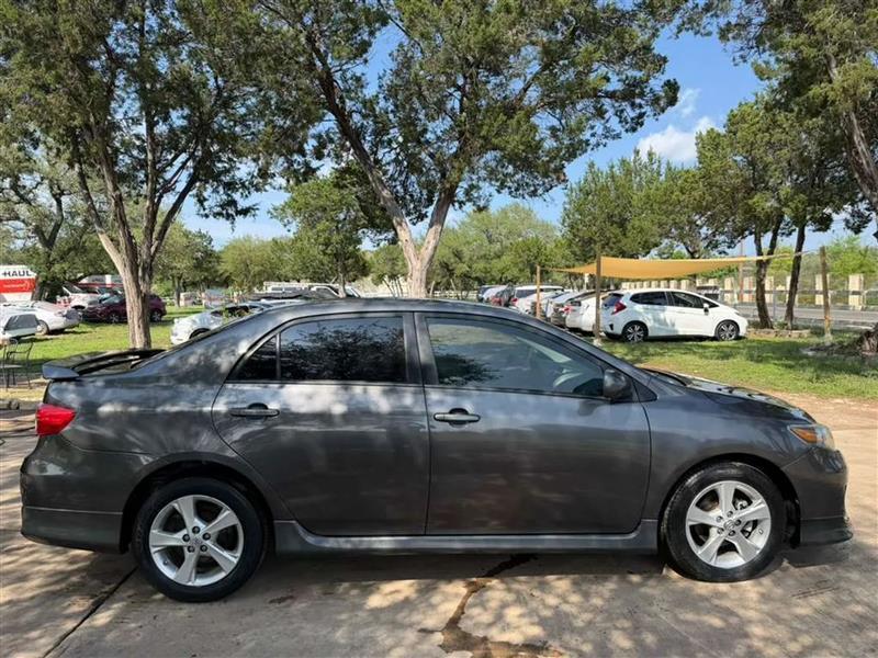 Toyota Corolla S 4-Speed AT 2013