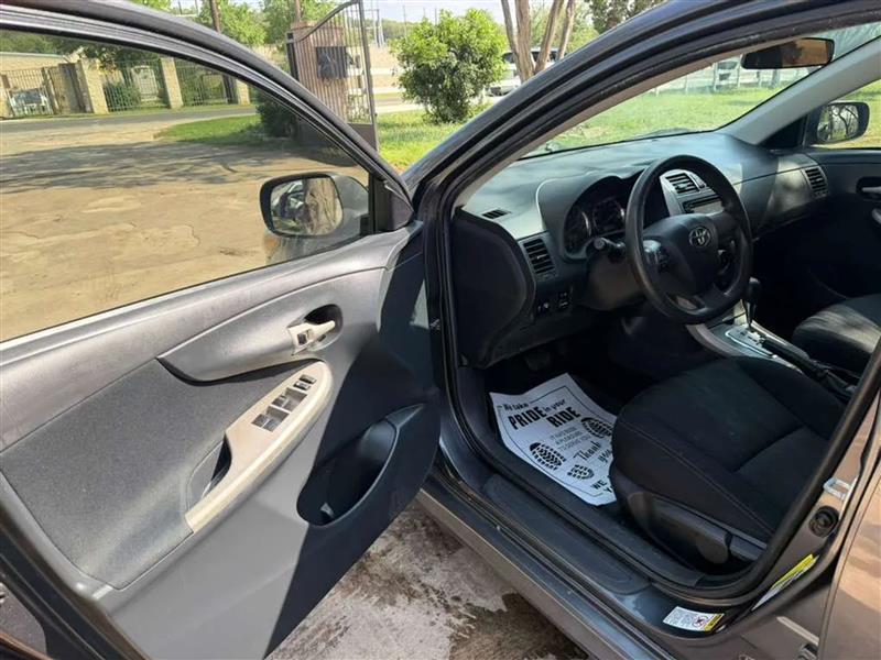 Toyota Corolla S 4-Speed AT 2013