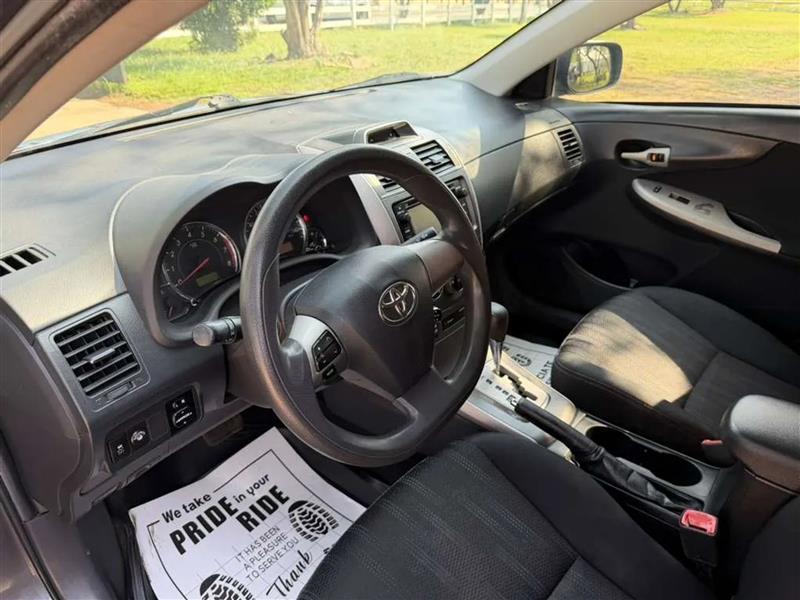 Toyota Corolla S 4-Speed AT 2013